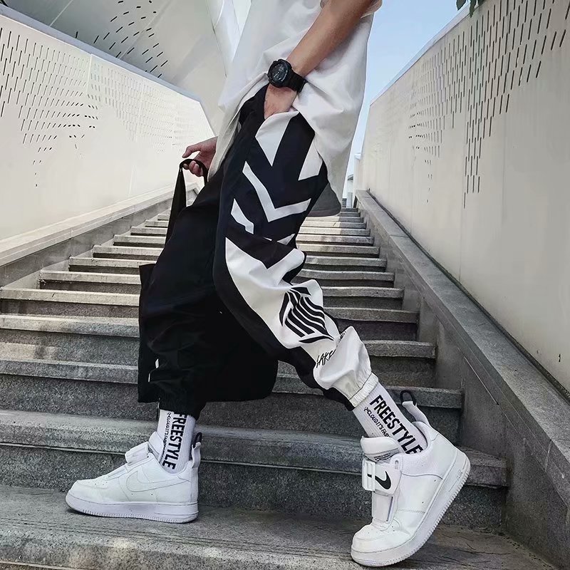 Men’s Hip-Hop Trousers Black Front View Black hip-hop trousers for men with tapered small-feet design